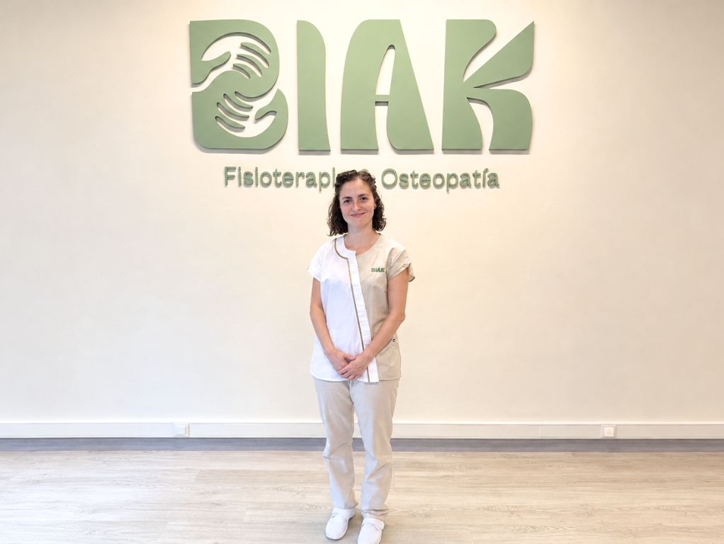 Sonia Molina, fisioterapeuta en Bilbao, imparte clases de hipopresivos en grupo reducido en Biak Fisioterapia & Osteopatía, Rekalde